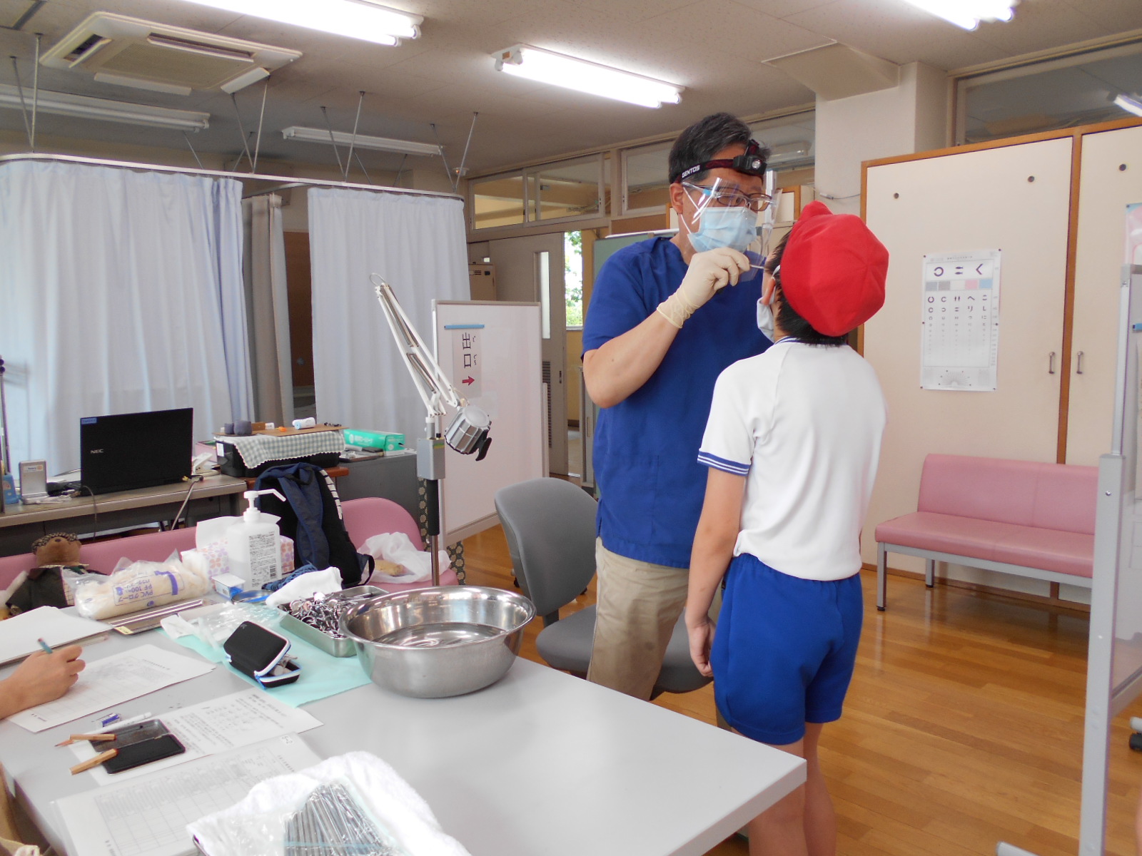 小学校の秋の歯科健診